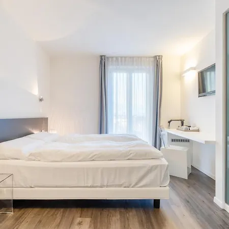 Hotel On The Rock 3*