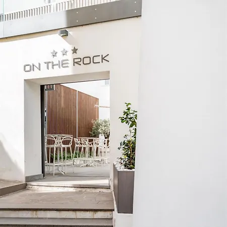 Hotell On The Rock 3*